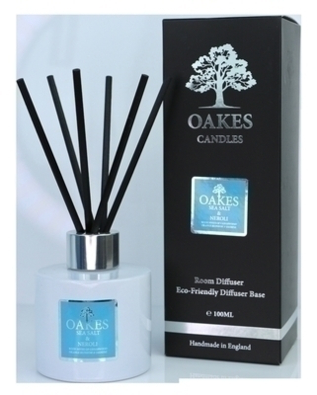 Oakes Vegan friendly artisan luxury diffuser for your home in Sea Salt and Neroli. Made locally in Liverpool.  The diffuser liquid is housed in simple cylindrical white glassware with a silver screw on cap. The 100ml Diffuser is elegantly finished with a metallic silver label. Each diffuser has black natural fibre reeds designed to give you the maximun throw of fragrance from your diffuser. Finally this luxury Oakes Diffuser is elegantly packaged in a bespoke stylish foil Oakes Presentation Box.